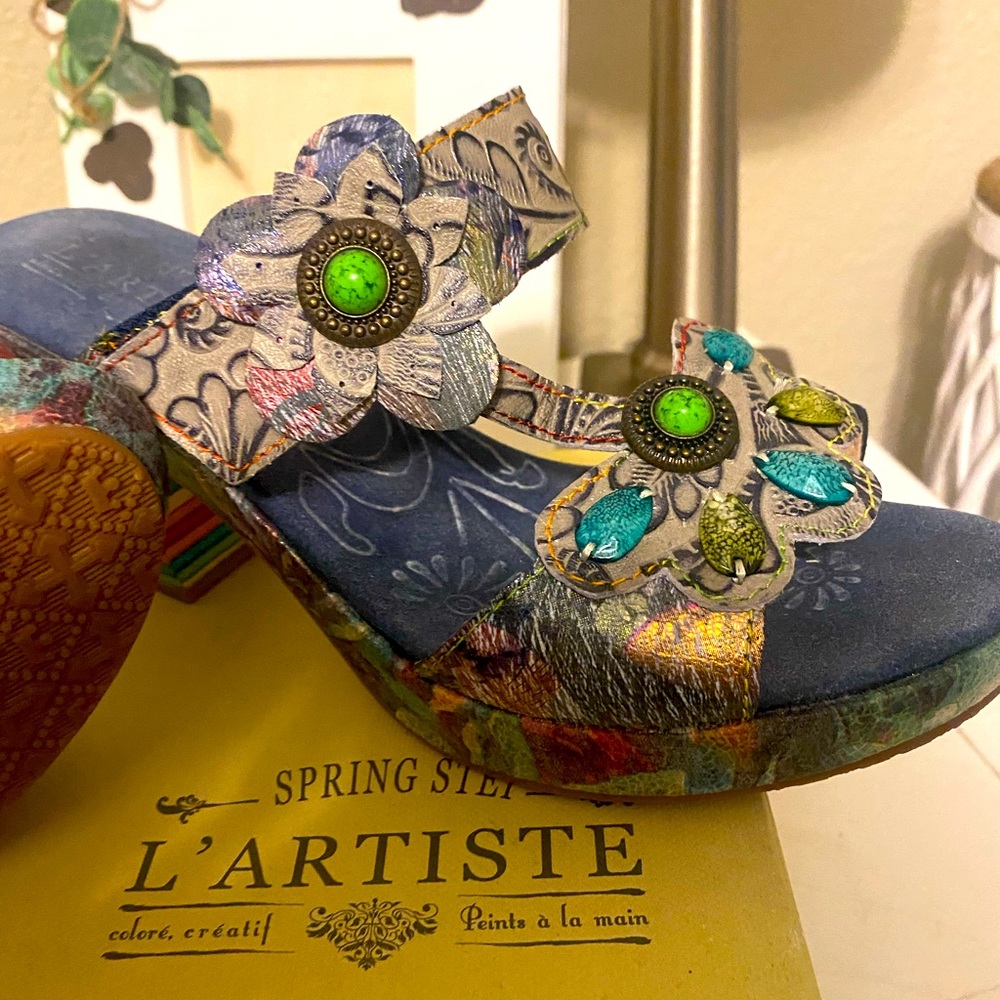 Fancy blue wedges